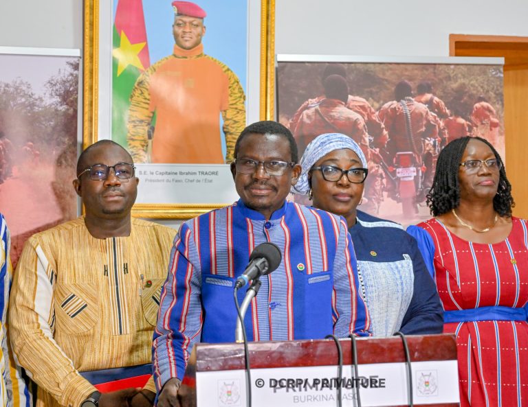 𝐂𝐨𝐧𝐭𝐫𝐚𝐭 𝐝’𝐨𝐛𝐣𝐞𝐜𝐭𝐢𝐟𝐬 𝟐𝟎𝟐𝟓 : 𝐥𝐞 𝐦𝐢𝐧𝐢𝐬𝐭𝐫𝐞 𝐝𝐞 𝐥’𝐄𝐧𝐬𝐞𝐢𝐠𝐧𝐞𝐦𝐞𝐧𝐭 𝐬𝐞𝐜𝐨𝐧𝐝𝐚𝐢𝐫𝐞 et 𝐝𝐞 𝐥𝐚 𝐅𝐨𝐫𝐦𝐚𝐭𝐢𝐨𝐧 𝐩𝐫𝐨𝐟𝐞𝐬𝐬𝐢𝐨𝐧𝐧𝐞𝐥𝐥𝐞 𝐞𝐭 𝐭𝐞𝐜𝐡𝐧𝐢𝐪𝐮𝐞 𝐞𝐧𝐫𝐞𝐠𝐢𝐬𝐭𝐫𝐞 𝐮𝐧 𝐭𝐚𝐮𝐱 𝐝’𝐞𝐱é𝐜𝐮𝐭𝐢𝐨𝐧 𝐝𝐞 𝟗𝟔,𝟗 %