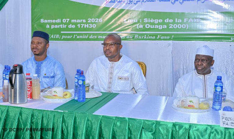 ‎𝐑𝐮𝐩𝐭𝐮𝐫𝐞 𝐜𝐨𝐥𝐥𝐞𝐜𝐭𝐢𝐯𝐞 𝐝𝐮 𝐣𝐞û𝐧𝐞 à 𝐥𝐚 𝐅𝐀𝐈𝐁 : 𝐥𝐞 𝐆𝐨𝐮𝐯𝐞𝐫𝐧𝐞𝐦𝐞𝐧𝐭 𝐚𝐮𝐱 𝐜ôtés 𝐝𝐞𝐬 𝐟𝐢𝐝è𝐥𝐞𝐬 𝐦𝐮𝐬𝐮𝐥𝐦𝐚𝐧𝐬