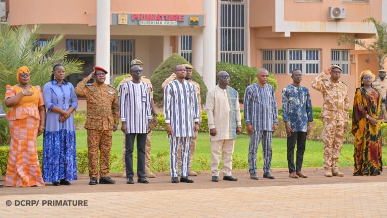 𝐌𝐨𝐧𝐭é𝐞 𝐝𝐞𝐬 𝐜𝐨𝐮𝐥𝐞𝐮𝐫𝐬 à 𝐥𝐚 𝐏𝐫𝐢𝐦𝐚𝐭𝐮𝐫𝐞 : 𝐥𝐞 𝐏𝐫𝐞𝐦𝐢𝐞𝐫 𝐦𝐢𝐧𝐢𝐬𝐭𝐫𝐞 𝐚𝐩𝐩𝐞𝐥𝐥𝐞 à 𝐢𝐧𝐭𝐞𝐧𝐬𝐢𝐟𝐢𝐞𝐫 𝐥’𝐚𝐜𝐭𝐢𝐨𝐧 𝐠𝐨𝐮𝐯𝐞𝐫𝐧𝐞𝐦𝐞𝐧𝐭𝐚𝐥𝐞 𝐚𝐮 𝐬𝐞𝐫𝐯𝐢𝐜𝐞 𝐝𝐞𝐬 𝐩𝐨𝐩𝐮𝐥𝐚𝐭𝐢𝐨𝐧𝐬‎‎