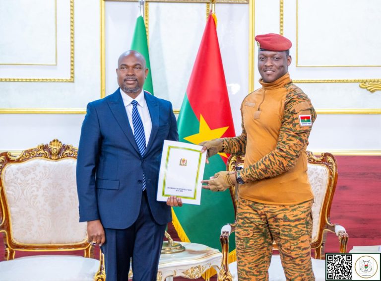 PRÉSENTATION DE LETTRES DE CRÉANCE : S.E.M. Selestine Gervas KAKELE pour booster la relation entre Dodoma et Ouagadougou