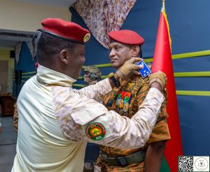 Forces armées nationales : Le Camarade Capitaine Ibrahim TRAORÉ remet les attributs de Général aux nouveaux promus